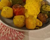 عکس مرحله 8 از دستور ماهی سالمون و سبزیجات تنوری 🍣🍄‍🟫🥒🥔🍅🥦