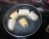 Foto del paso 3 de la receta: Contramuslos asados en freidora de aire con papas arrugas, piña y mojo verde