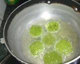 A picture of step 4 of Palak Papdi.