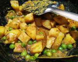 কড়াইশুঁটি ও মুলো দিয়ে শোল মাছ (koraishuti o mulo diye shol recipe in bengali) রেসিপির ধাপ 13 ছবি
