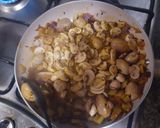 Foto del paso 2 de la receta: Pasta en salsa con champiñones y atún