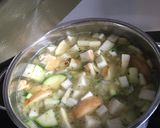 Une image de l'étape 3 de Potage aux céleri-rave, panais, courgette et haricots mungo.