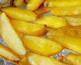 Foto langkah ke 4 dari resep Potato Wedges.