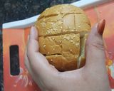 A picture of step 1 of Pull over garlic bread.