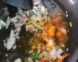 A picture of step 3 of Spring onion fry.