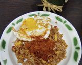 Foto langkah ke 6 dari resep Nasi Goreng Daur Ulang.