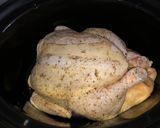 Foto del paso 3 de la receta: Pollo al limón, ajo y romero en olla lenta