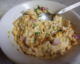 A picture of step 2 of Moong dal ka bhajiya/moong dal vada.