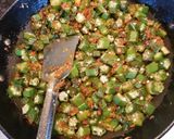 A picture of step 4 of Ladies finger/ Vendakka/ Okra/ Bhindi Poriyal.