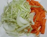 รูปขั้นตอนการทำที่ 2 ของ กุ้งผัดผงกะหรี่