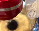 Foto del paso 10 de la receta: Bizcocho de avena, coco y trocitos de chocolate sin gluten