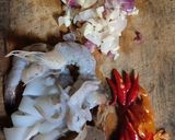 Foto langkah ke 1 dari resep Nasi Goreng Seafood.