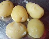 आलू ब्रेड बॉल्स (aloo bread balls recipe in Hindi) रेसिपी चरण 1 फोटो