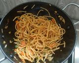 हक्का नुडल्स (hakka noodles recipe in marathi) रेसिपी स्टेप 2 फोटो 