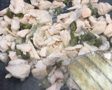 Foto del paso 4 de la receta: Tallarines con salmón, alcaparras y bechamel
