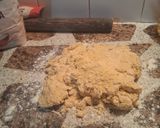 Foto del paso 5 de la receta: Bizcochitos Domingueros Salados de Polenta Rellenos con Dulce de Leche y Dulce de Guayabada