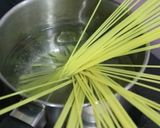 Foto langkah ke 2 dari resep Spaghetti Carbonara Super Simple Bahan Sederhana.