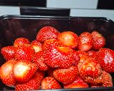 Foto langkah ke 2 dari resep Strawberry Creamy Drink.