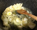 Foto del paso 3 de la receta Pechuga de pollo en salsa de cebolla