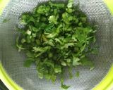 Foto langkah ke 2 dari resep Soup bening kentang +kornet.