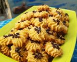 Foto langkah ke 6 dari resep Kue Semprit Mawar.