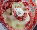 Foto del paso 2 de la receta: Paletas heladas de frutilla con crema