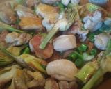 Foto del paso 2 de la receta Sartén de arroz con pollo, setas y alcachofas