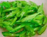Hình bước làm 3 của món Thịt bò xào đậu rồng