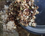 अलसी गुड आटे की पिन्नी (Alsi gur aate ki pinni recipe in Hindi) रेसिपी चरण 4 फोटो