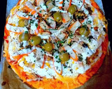 Foto del paso 3 de la receta: Pizza rápida de conservas con cebollino, provenzales y nata