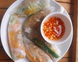 Foto langkah ke 4 dari resep Vietnamese Spring Rolls.