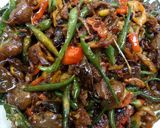 Foto langkah ke 4 dari resep Oseng Usus Lombok Ijo.