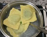 Foto langkah ke 8 dari resep Pasta Ravioli.