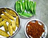 A picture of step 6 of Stuffed ladyfingers,bitter gourd and potato.