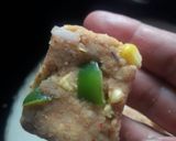 A picture of step 7 of Leftover bread veg lolipop.
