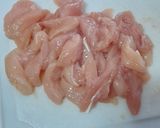 Foto del paso 1 de la receta: Fetuchini niditos con crema pollo choclo