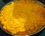 A picture of step 5 of Panjiri Laddu recipe from flour and gram flour.