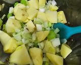 Gambar langkah 2 resipi Potato Leek Soup with Chives.