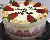 Foto langkah ke 11 dari resep Strawberry shortcake keto birthday cake.