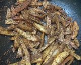 A picture of step 5 of Potato roast with walnut masala.
