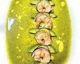 Foto del paso 7 de la receta: Ensalada de gambas y aguacate con salsa de cilantro