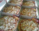 Foto langkah ke 8 dari resep Best Simple Pizza Ever 👌 (No Egg, No Ulen, No Mixer, No Oven).