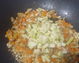 Foto del paso 2 de la receta: Garbanzos con pisto de zanahoria, calabacín y berenjena