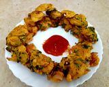 कांदा भजी (kanda bhaji recipe in marathi) रेसिपी स्टेप 3 फोटो 