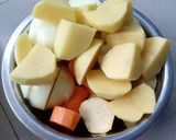 Hình bước làm 2 của món Cà ri Gà