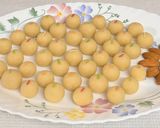 A picture of step 10 of Almond Marzipan Balls.