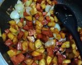 Foto langkah ke 4 dari resep Luncheon (maling) ayam masak kentang bombay kecap.