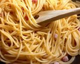A picture of step 3 of Spaghetti alla Carbonara.