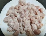 Foto del passaggio 1 della ricetta Pollo alla curcuma