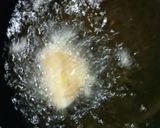 Foto langkah ke 4 dari resep Telur Berselimut Kentang.